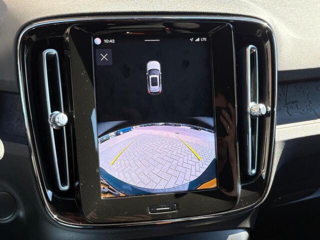 Volvo XC40 RECHARGE PLUS 70 KWh 231pk WARMTEPOMP/NL-AUTO/1E EIG./SOH 94,7%