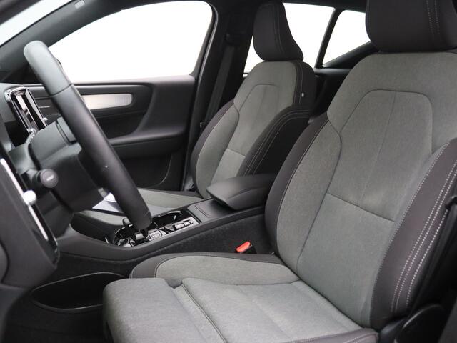 Volvo XC40 B4 Plus Dark 200pk Harman Kardon | Camera | Stoel-/stuurverw. | Trekhaak elektrisch.