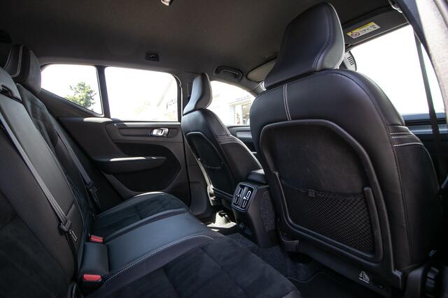 Volvo XC40 Recharge P8 AWD R-Design | 360 cam | two-tone |