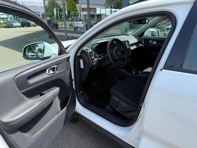 Volvo XC40 1.5 T2 Momentum Core