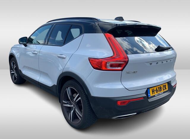 Volvo XC40 1.5 T5 Recharge R-Design 262pk / Full option! / Trekhaak / Panoramadak / 360Camera / Harman Kardon / 19'' / Stoel+Stuurverwarming / CarPlay / Dodehoek / DAB / Cruise Control