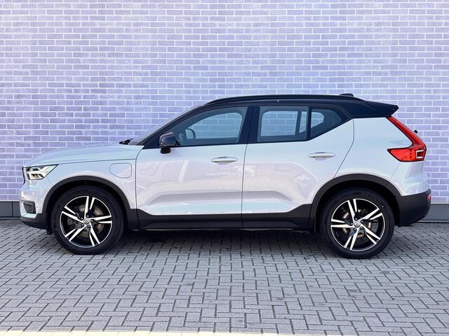Volvo XC40 1.5 T5 Recharge R-Design | Plug-in Hybrid (PHEV) | Achteruitrijcamera | Parkeersensoren | Lederen Bekleding | BLIS | Keyless Entry | Elektrische Achterklep | Navigatie