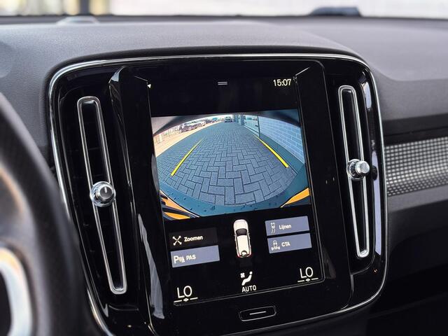 Volvo XC40 1.5 T5 Recharge R-Design | Plug-in Hybrid (PHEV) | Achteruitrijcamera | Parkeersensoren | Lederen Bekleding | BLIS | Keyless Entry | Elektrische Achterklep | Navigatie