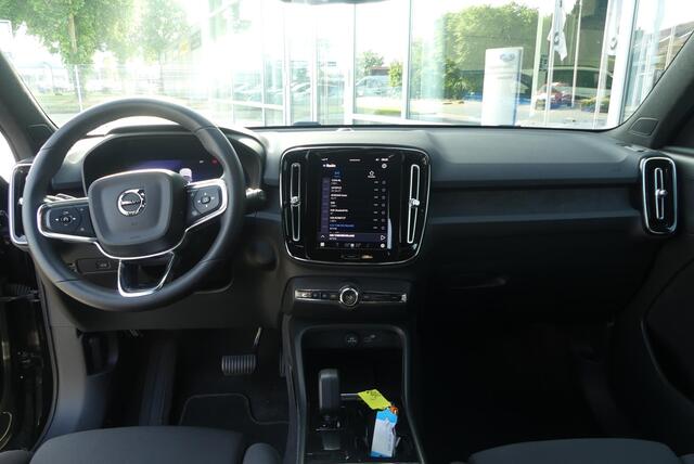 Volvo XC40 Recharge Core 70 kWh WINTER PACK, CRUISE, CLIMA, NAVI, CAMERA, PDC V&A, APPLE CARPLAY/ANDOIRD AUTO, STANDKACHEL, 48.401KM