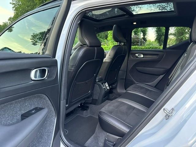 Volvo XC40 Recharge P8 AWD R-Design SOH 94,1%/Warmtepomp/Pano/360Cam/Fabrieksgarantie