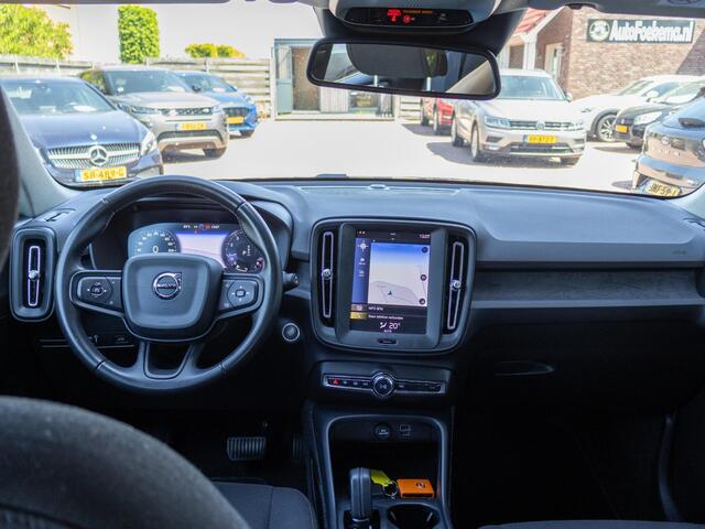 Volvo XC40 1.5 T2 Momentum Core LED Virtual cockpit Navi