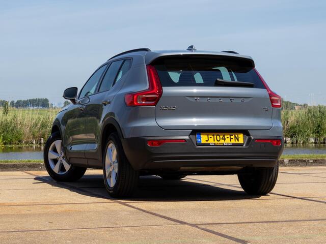 Volvo XC40 1.5 T2 Momentum Core LED Virtual cockpit Navi
