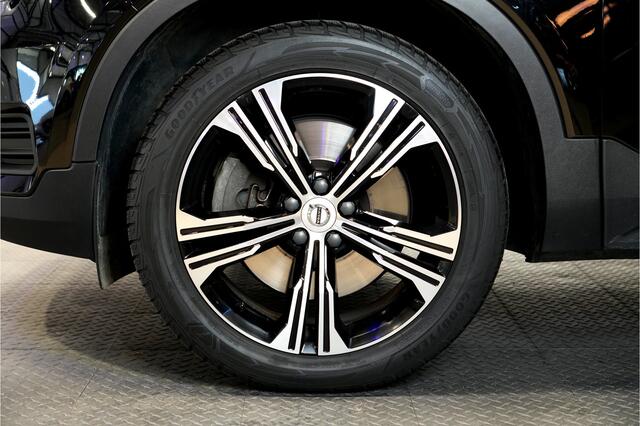 Volvo XC40 1.5 T4 Recharge 155kW/211pk DCT7 Inscription ADAPT.CRUISE + PILOT ASSIST + EL.TREKHAAK + NAPPA LEER + NAVI SENSUS + LANE ASSIST + STUUR-&STOELVERWARMING + CAMERA + STYLING PAKKET + KEYLESS ENTRY&GO + PARKSENSOREN V&A + 19" LM-VELGEN!!