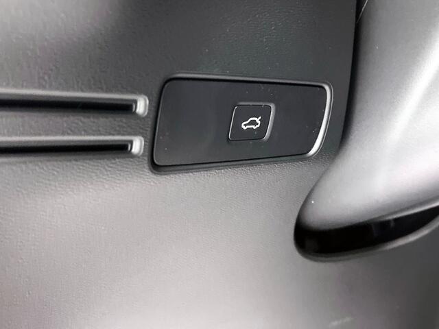 Volvo XC40 2.0 B4 Plus Black Edition | Panoramadak |
