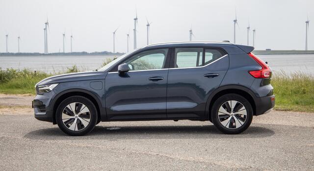 Volvo XC40 1.5 T4 Recharge Inscription AUTOMAAT / PLUG IN HYBRID / CARPLAY / CAMERA / STOELVERWARMING