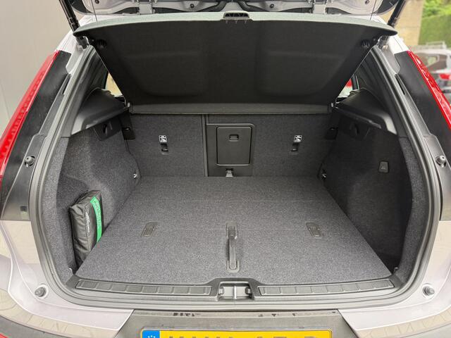 Volvo XC40 2.0 B4 Automaat Plus Dark | Lounge | Panoramadak