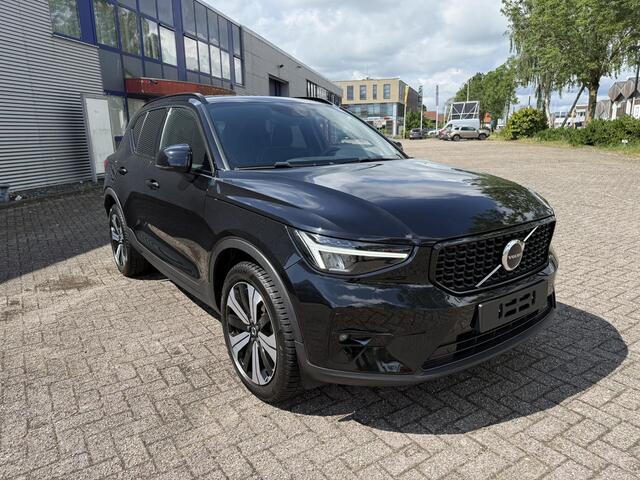 Volvo XC40 T4 PHEV Ultimate Dark Design Aut. , PANORAMADAK. AUTOMAAT, BENZ HYBRIDE, HARMAN KARDON, PDC, CRUISE, AIRCO, ELECTR STOELEN, ELECTR ACHTERKLEP, ACHTERUITRIJCAMERA, EN NOG VEEL MEER.... 1 JAAR GARANTIE, BTW AUTO PRIJS IS INCL BTW