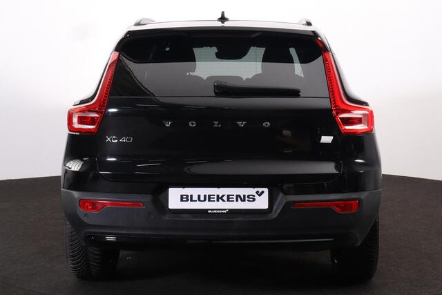 Volvo XC40 T5 Recharge Plus Dark - IntelliSafe Assist & Surround - Harman/Kardon audio - Parkeercamera achter - Verwarmde voorstoelen & stuur - Parkeersensoren voor & achter - Elektr. bedienb. voorstoelen met geheugen links - Draadloze tel. lader - Extra getint glas