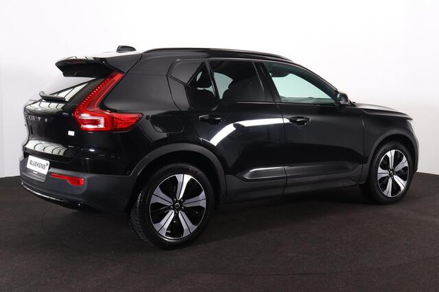 Volvo XC40 T5 Recharge Plus Dark - IntelliSafe Assist & Surround - Harman/Kardon audio - Parkeercamera achter - Verwarmde voorstoelen & stuur - Parkeersensoren voor & achter - Elektr. bedienb. voorstoelen met geheugen links - Draadloze tel. lader - Extra getint glas