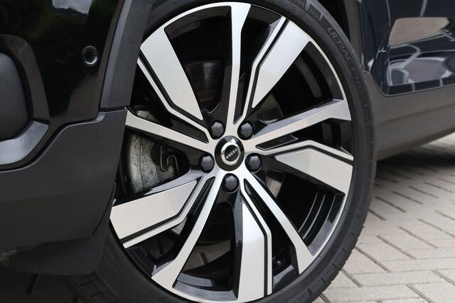 Volvo XC40 Recharge Pro 70 kWh | Full Options | R-design | Pano | Trekhaak | 360 camera | Harman Kardon | 20 inch | Adaptieve cruise | Verwarmd stuurwiel