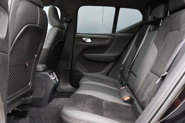 Volvo XC40 Recharge Pro 70 kWh | Full Options | R-design | Pano | Trekhaak | 360 camera | Harman Kardon | 20 inch | Adaptieve cruise | Verwarmd stuurwiel