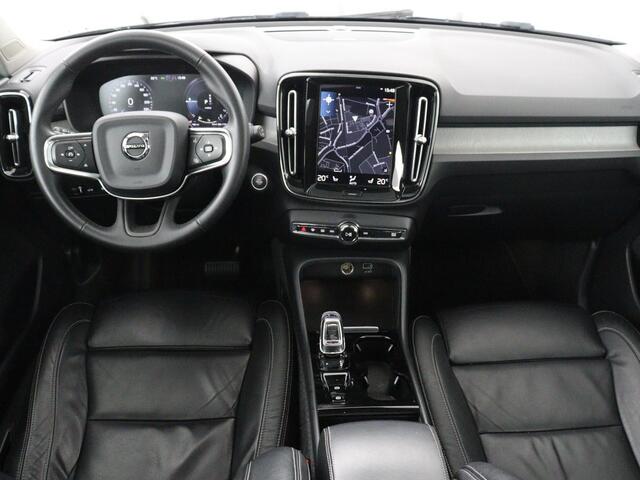 Volvo XC40 1.5 T5 Recharge Inscription | SOH 89,7% | Panoramadak | Leder | 360 Camera | Trekhaak | Stoelverwarming | Adaptive cruise | Memory | Carplay | Navigatie | Keyless | Full LED | Parkeerhulp | PHEV | Plug In