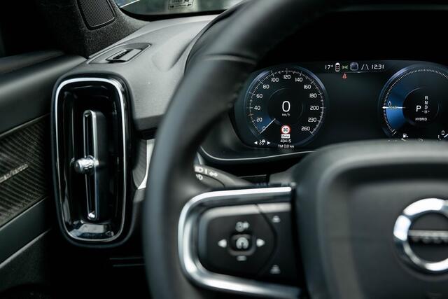 Volvo XC40 1.5 T5 Plug-in hybrid Plus Dark | Panorama | Harman/Kardon | Memory | Adaptieve Cruise | Camera |