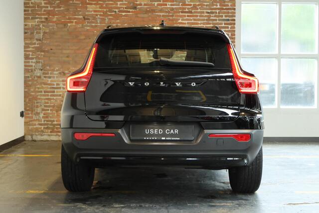 Volvo XC40 T2 R-Design | Adaptieve cruise control | High Performance audio | Achteruitrijcamera | Keyless Entree | | BLIS | Parkeersensoren voor + achter |