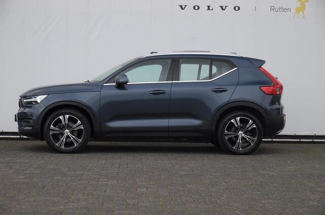 Volvo XC40 T4 190PK Automaat Inscription / Trekhaak / Panoramadak / Adaptieve koplampen / Adaptieve cruise control / Stoelverwarming / Keyless entry / elektrische achterklep / Apple carplay / Parkeersensoren met camera / BLIS