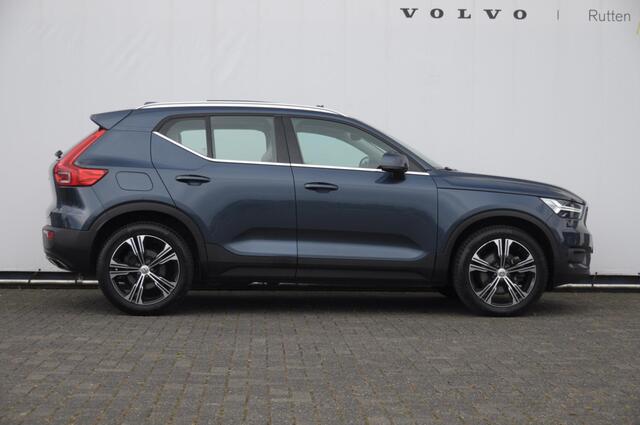 Volvo XC40 T4 190PK Automaat Inscription / Trekhaak / Panoramadak / Adaptieve koplampen / Adaptieve cruise control / Stoelverwarming / Keyless entry / elektrische achterklep / Apple carplay / Parkeersensoren met camera / BLIS