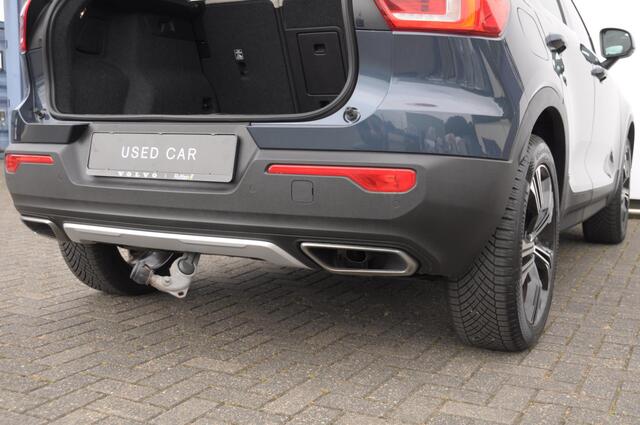 Volvo XC40 T4 190PK Automaat Inscription / Trekhaak / Panoramadak / Adaptieve koplampen / Adaptieve cruise control / Stoelverwarming / Keyless entry / elektrische achterklep / Apple carplay / Parkeersensoren met camera / BLIS