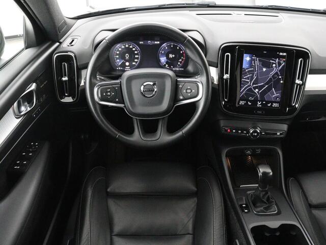 Volvo XC40 1.5 T3 Inscription | Leder | Stoelverwarming | Trekhaak | Carplay | Harman/Kardon | Camera | Keyless | Navigatie | Achterbankverwarming | Memory | Full LED | Cruise control | Parkeerhulp