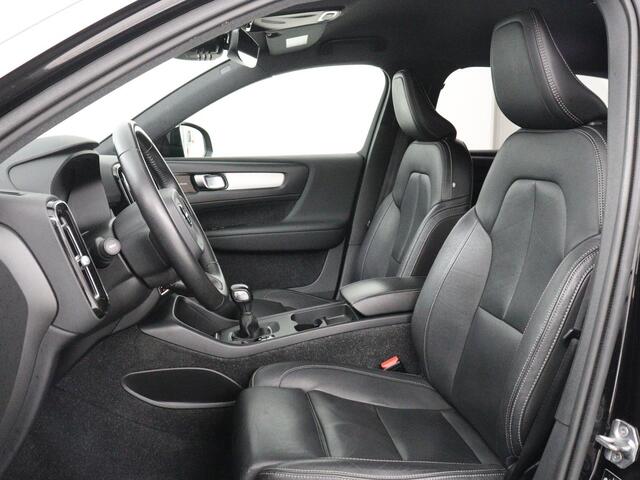 Volvo XC40 1.5 T3 Inscription | Leder | Stoelverwarming | Trekhaak | Carplay | Harman/Kardon | Camera | Keyless | Navigatie | Achterbankverwarming | Memory | Full LED | Cruise control | Parkeerhulp