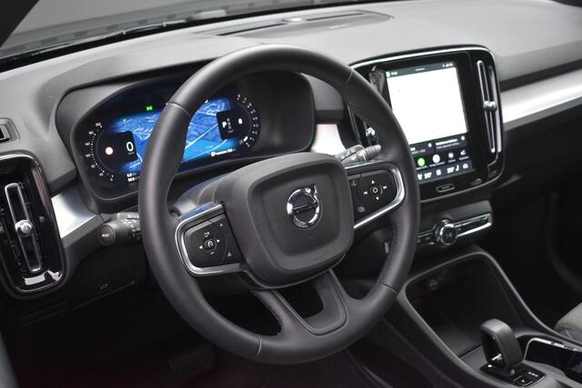 Volvo XC40 B4 Business Edition | 20' Lichtmetalen velgen | Keyless | BLIS | Adaptieve Cruise Control | Pilot Assist | Elektrische achterklep | Parkeer Camera | Extra getint glas | Stoel en stuurverwarming |