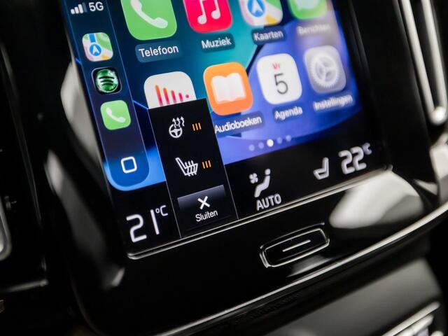 Volvo XC40 1.5 T5 Recharge R-Design 252Pk Automaat (APPLE CARPLAY, GROOT NAVI, STUUR/STOELVERWARMING, LEDER/ALCANTARA, GETINT GLAS, SPORTSTOELEN, CAMERA, ELEK ACHTERKLEP, NIEUWE APK, NIEUWSTAAT)