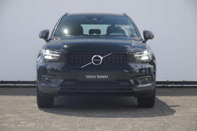Volvo XC40 T4 211PK Automaat Recharge R-Design / Trekhaak / Stoel - en stuurwielverwarming / Parkeersensoren met camera / Elektrische achterklep / adaptieve koplampen / Apple carplay