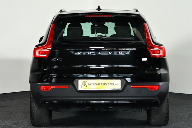 Volvo XC40 Recharge Core 70 kWh Allseason / Navigatie / ACC / Pilot Assist