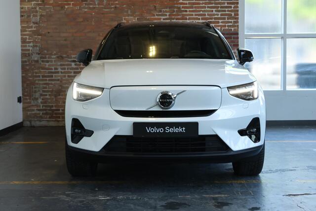 Volvo XC40 Single Motor Extended Range Ultimate 82 kWh | Panoramadak | 20'' Lichtmetalen velgen | 360° Parkeercamera | Parkeersensoren voor + achter | Google infotainment | Stoelverwarming | Electrische bedienbare voorstoelen met geheugen