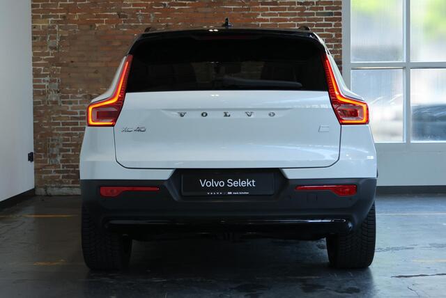 Volvo XC40 Single Motor Extended Range Ultimate 82 kWh | Panoramadak | 20'' Lichtmetalen velgen | 360° Parkeercamera | Parkeersensoren voor + achter | Google infotainment | Stoelverwarming | Electrische bedienbare voorstoelen met geheugen