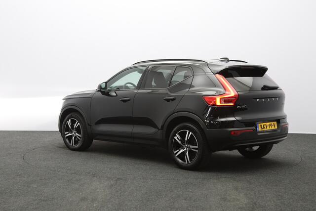 Volvo XC40 2.0 B3 164 PK Plus Dark, Harman/Kardon, Leder, Trekhaak, Memory, Camera
