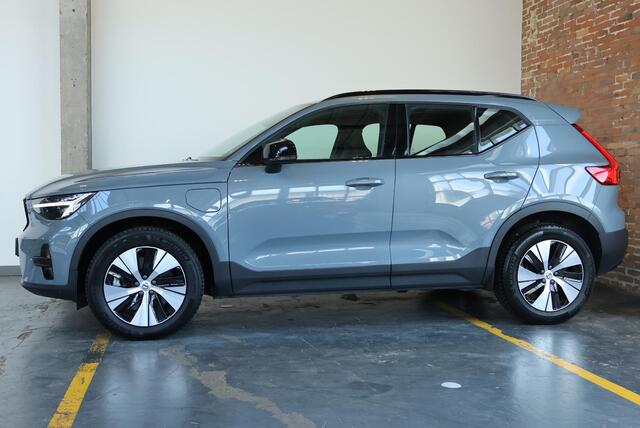 Volvo XC40 1.5 T4 Plug-in hybrid Plus Dark | Panoramadak | Adaptive Cruise Control | Parkeercamera | Parkeersensoren voor + achter | Navigatie | Comfortstoelen | Stoelverwarming | Stuurwielverwarming | Electrische bedienbare voorstoelen