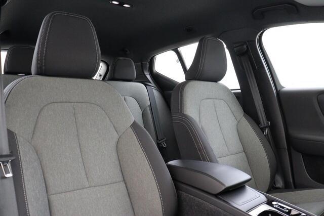 Volvo XC40 B4 (M-HYBRID) PLUS DARK -HARMAN/KARDON|CAMERA|ADAP.CRUISE|VERW.VOORRUIT|TREKHAAK|19"