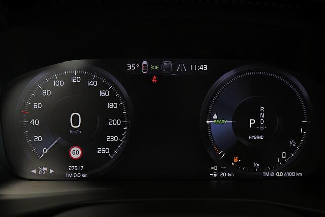 Volvo XC40 T5 Recharge Ultimate Dark - IntelliSafe Assist & Surround - 360º Camera - Harman/Kardon audio - Verwarmde voorstoelen & stuur - Parkeersensoren voor & achter - Elektr. bedienb. voorstoelen met geheugen links - Draadloze tel. lader - Extra getint glas - 19