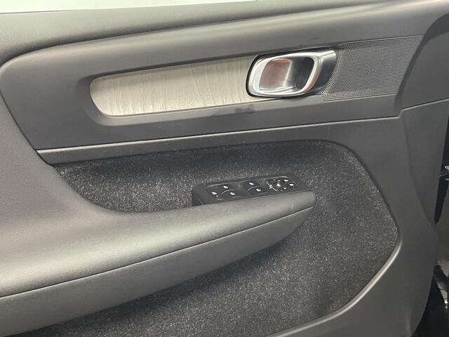 Volvo XC40 1.5 T5 Recharge Inscription Navigatie Apple Carplay Android Auto Camera Parkeersensoren Cruise Control Leder Full LED Stoel- en stuurverwarming Climate Control Lichtmetalen velgen