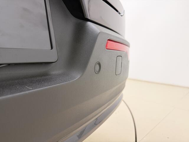 Volvo XC40 B3 177pk Plus Black Edition / Harman Kardon audio / Lighting / Elektrische stoelen met geheugen /