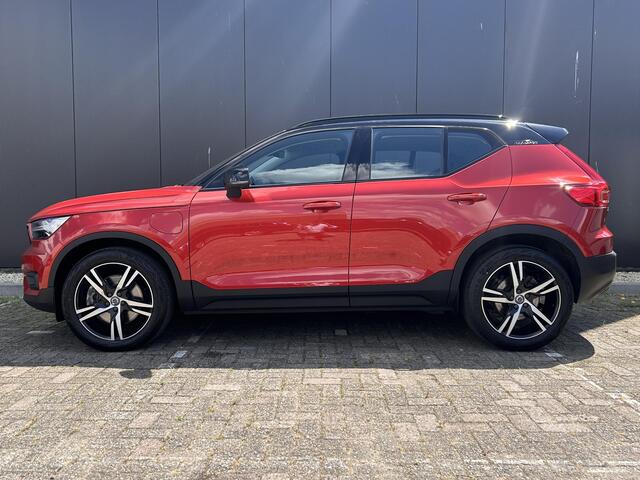 Volvo XC40 1.5 T4 Recharge R-Design Expression Adaptieve cruise control / Stoelverwarming / Pilot assist / Parkeercamera / Bochtverlichting