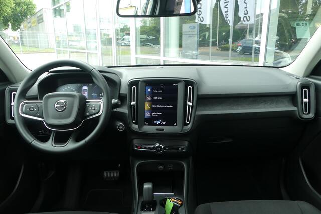 Volvo XC40 1.5 T4 Plug-in hybrid Essential Bright FACELIFT!, WINTER PACK, CRUISE, CLIMA, NAVI, CAMERA, PDC V&A, APPLE CARPLAY/ANDROID AUTO, 36.951KM