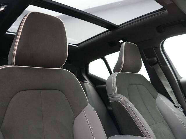 Volvo XC40 Recharge Ultimate 69 kWh 231pk Dealer O.H. | Trekhaak Af Fabriek | Panodak | Wartmepomp | Adaptive Cruise | 360 Camera | Harman / Kardon | Sportstoelen Memory & Verwarmd | Keyless | Blis | Apple Carplay | Google | Stuur Verwwarmd |