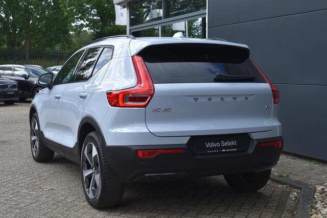 Volvo XC40 B4 Plus Dark | Trekhaak | Verwarmbare voorstoelen en stuurwiel | Keyless | Premium audio by Harman Kardon |