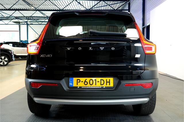 Volvo XC40 1.5 T4 Recharge 155kW/211pk DCT7 Inscription ADAPT.CRUISE + PILOT ASSIST + NAPPA LEER + NAVI SENSUS + LANE ASSIST + STUUR-&STOELVERWARMING + CAMERA + STYLING PAKKET + KEYLESS ENTRY&GO + EL.TREKHAAK + PARKSENSOREN V&A + 19" LM-VELGEN!!