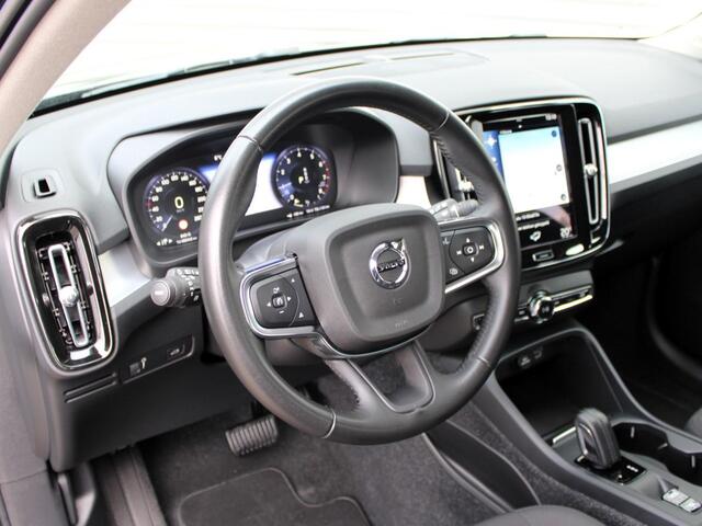 Volvo XC40 1.5 T2 Business Pro Automaat / Panoramadak / 19" velgen / Reservewiel / Mistlampen voor