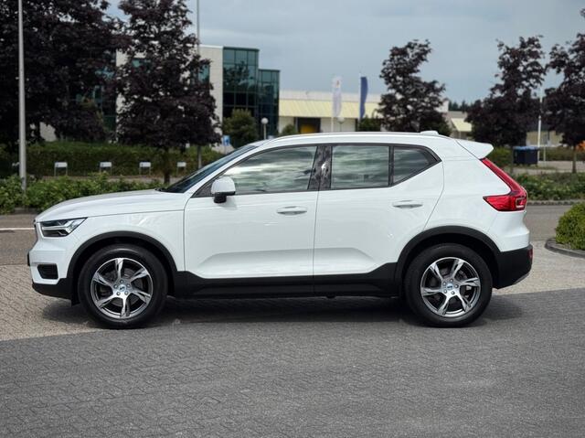 Volvo XC40 2.0 T4 Momentum