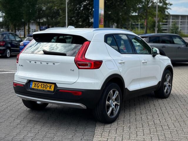 Volvo XC40 2.0 T4 Momentum
