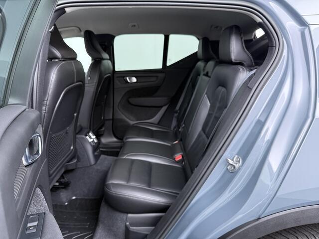 Volvo XC40 1.5 T5 Ultra Dark | Camera | Elektrische Achterklep | Stuurverwarming | Voor en Achter Stoelverwarming | All Season banden | Draadloos oplader | Elektrische Voorstoelen Met Geheugen | Bliss |