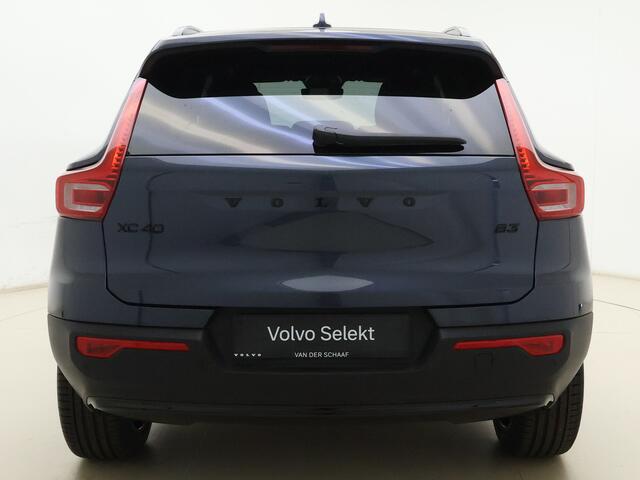Volvo XC40 B3 177pk Plus Black Edition / Harman en kardon audio / Stoel/- en stuurverwarming / Elektrisch verstelbare stoelen /